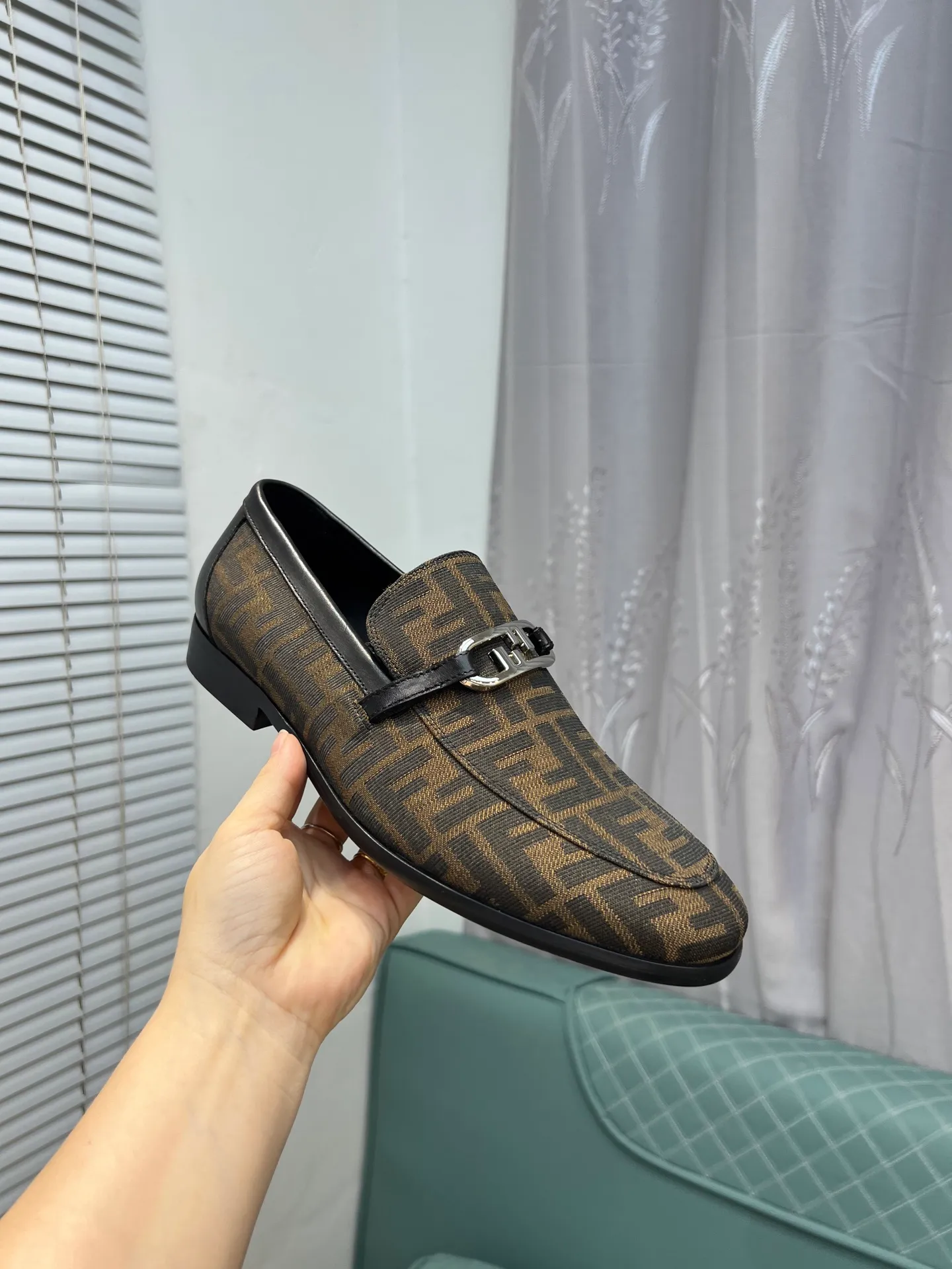 Men's shoes 💰940 [FENDI] Fendi men's business casual leather shoes imported brand cloth/calf leather/open edge beads/brand logo printing -Inner lining: comfortable cowhide lining -Outsole: genuine leather outsole with rubber backing embedded in the heel, perfect injection molding -Super high quality control·Fine workmanship: highlighted (high-end·luxury·grade) -Size: 39-44.38.45.46 Customized, non-returnable